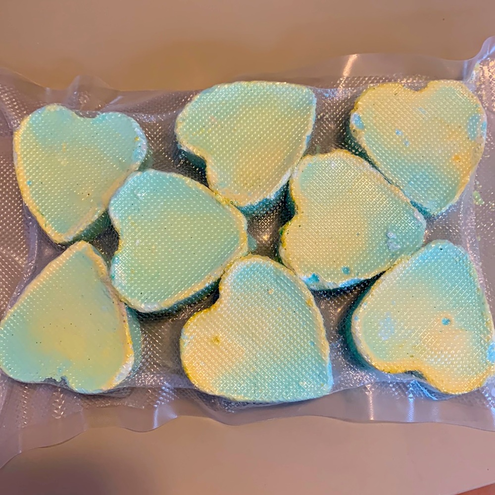 8 blue green hearts